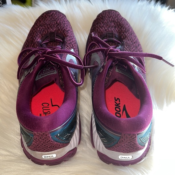 Brooks sneakers - Picture 2 of 6